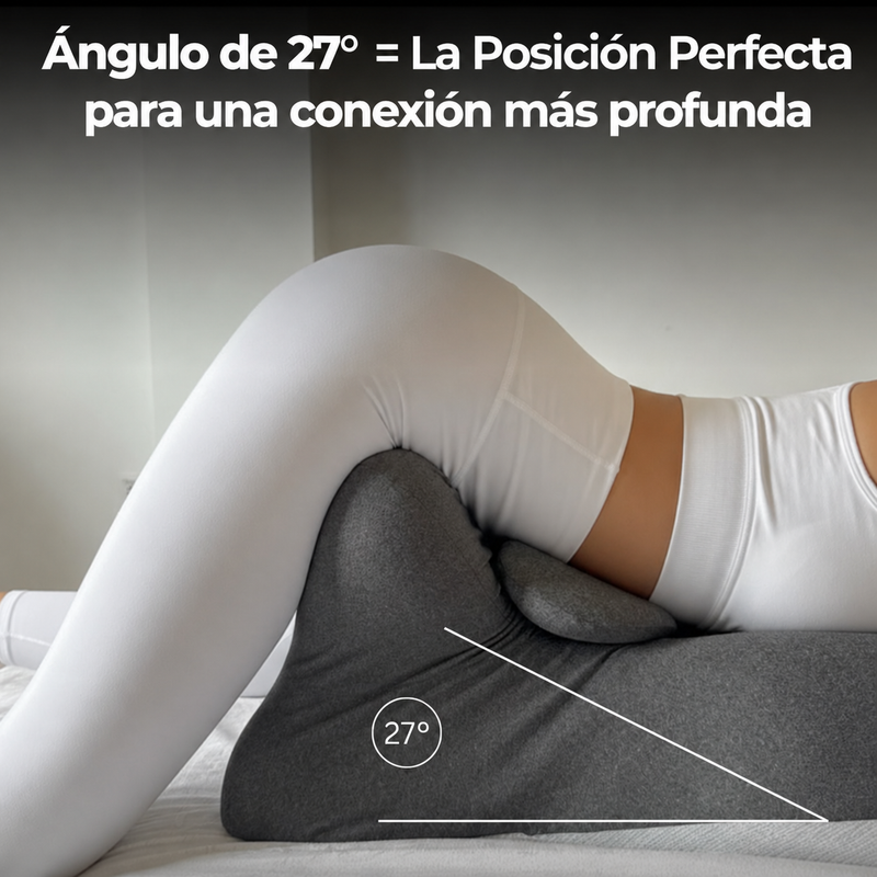 Ella se sienta. Sus caderas se relajan.